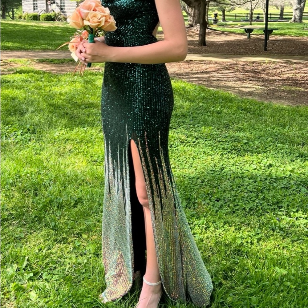 Emerald green prom dress